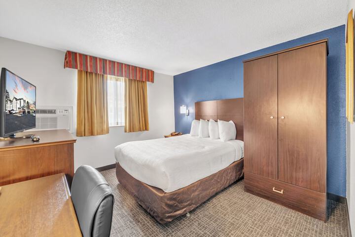 2 Double Beds (7 of 7)
