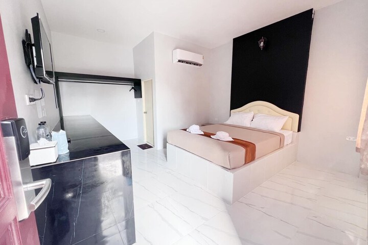 Room 11 of 26