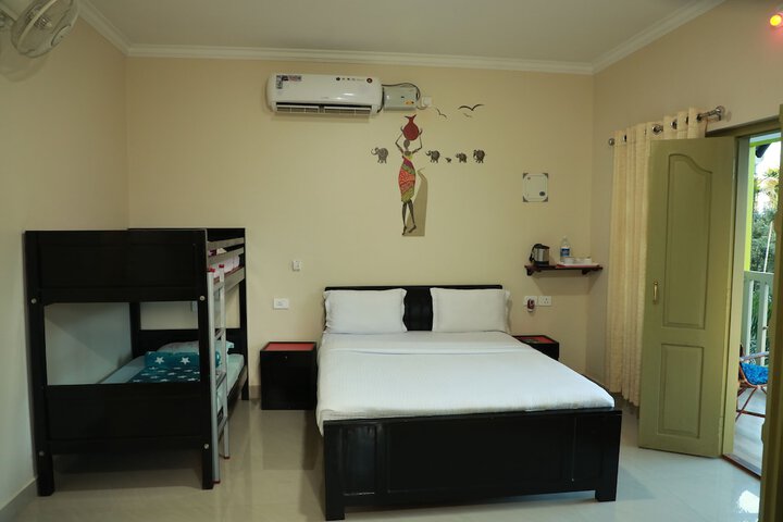 Room 3 of 64