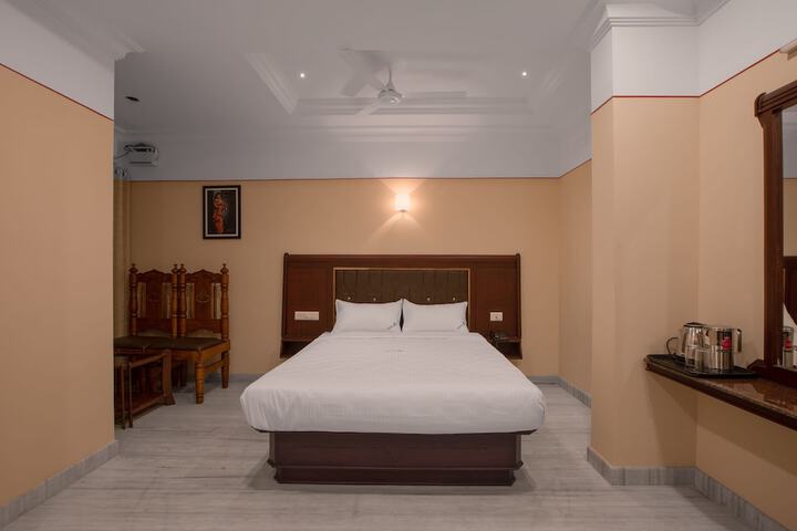 Room 9 of 51