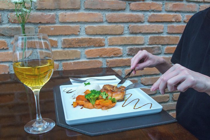 Dining 95 of 109