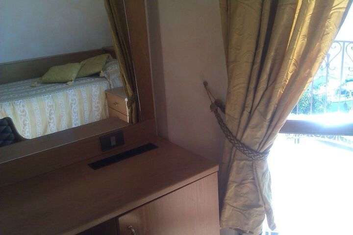 Room 41 of 90