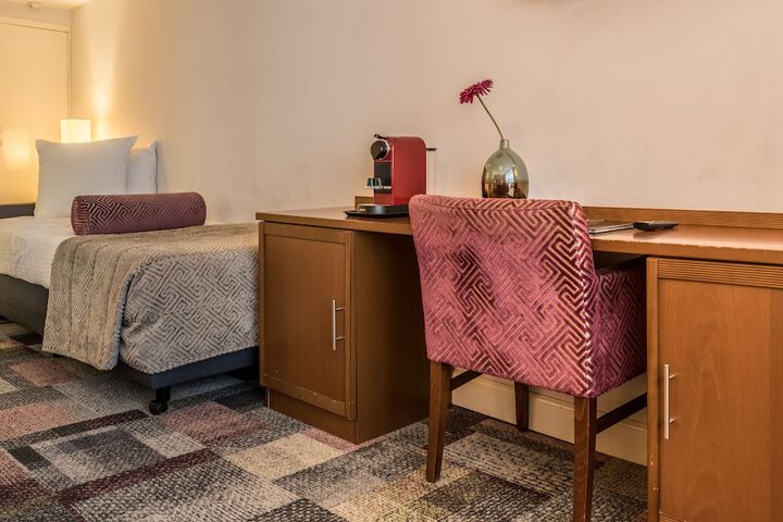 Room 14 of 50