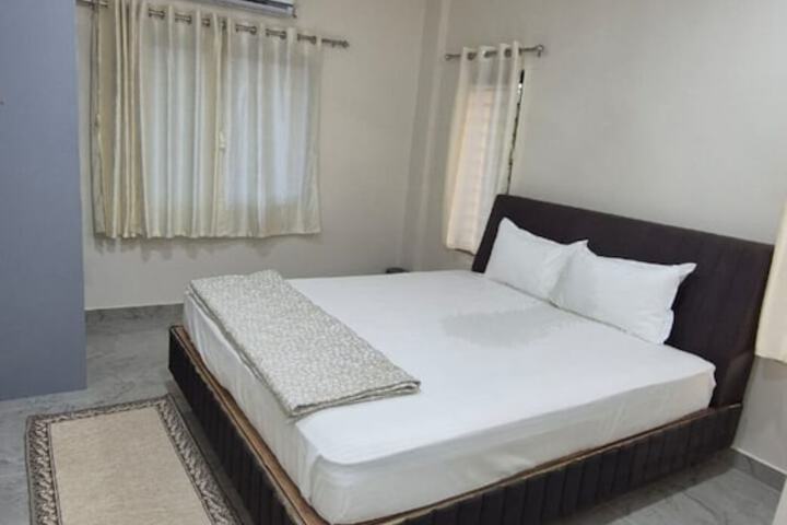 Room 3 of 6