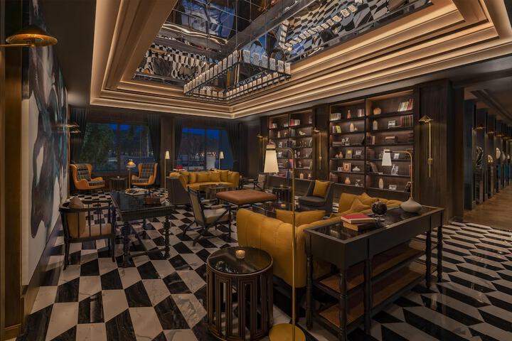 Lounge 57 of 68