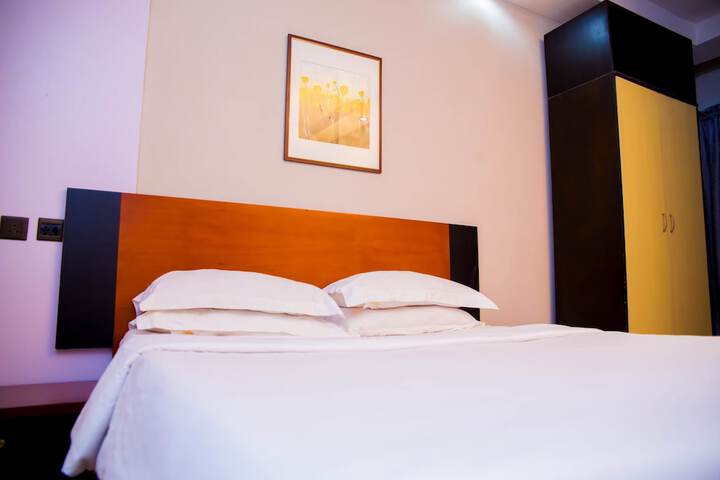 Room 3 of 36