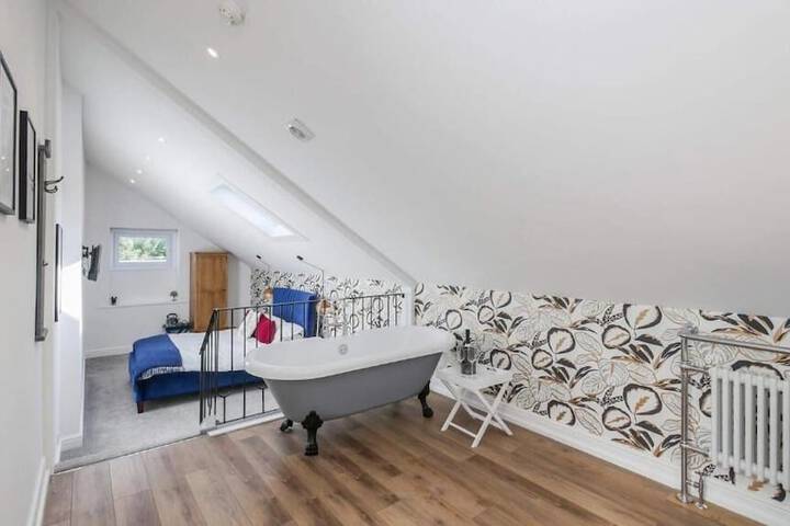 Room 10 of 35