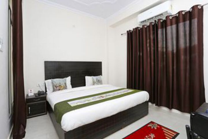 Room 5 of 19
