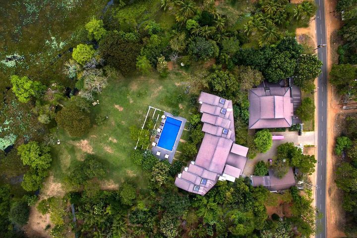 Property Grounds 43 of 57