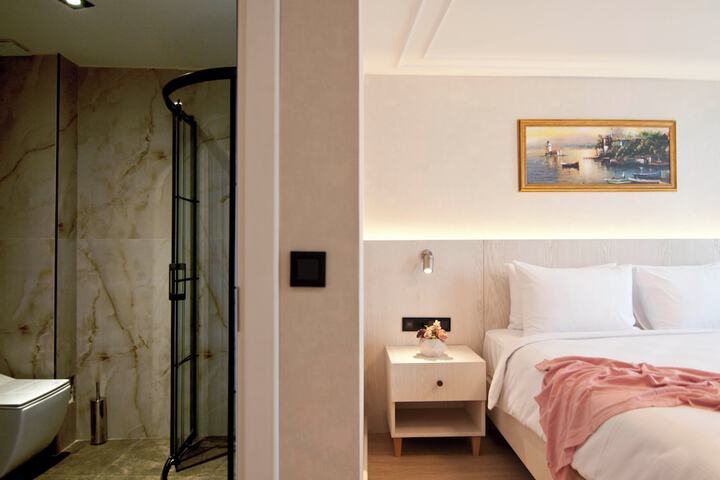Room 14 of 92