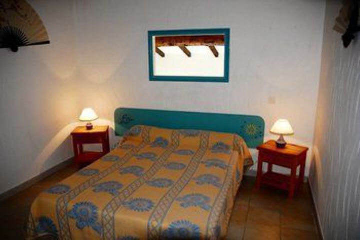 Room 9 of 16