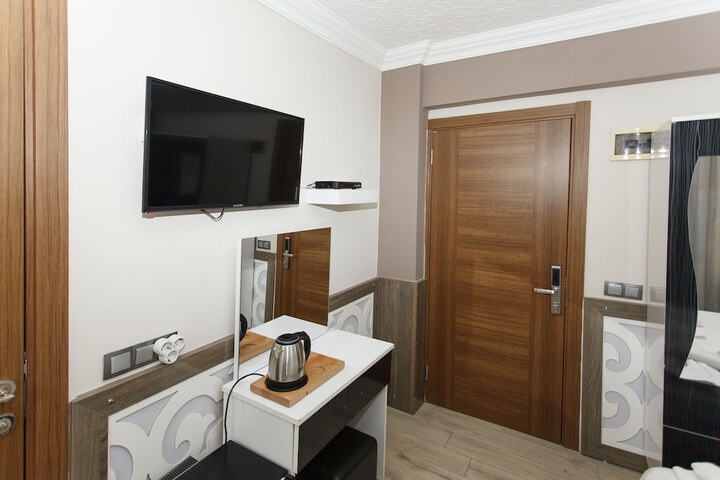 Room 16 of 53