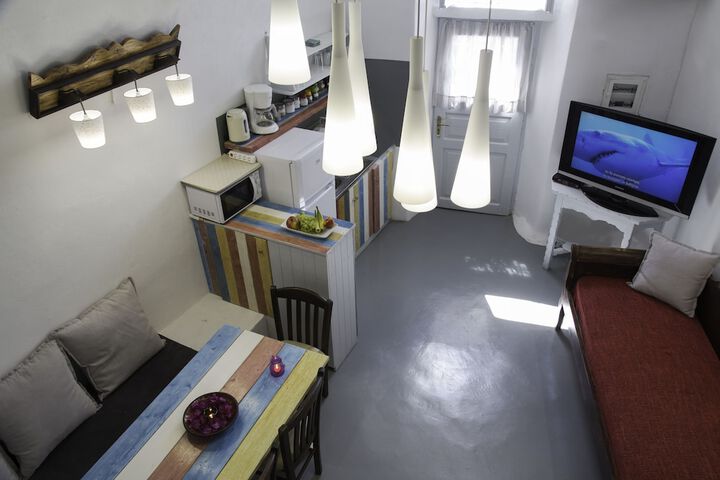 Room 9 of 32