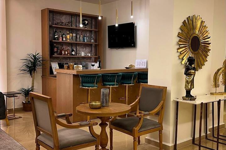 Lounge 40 of 69