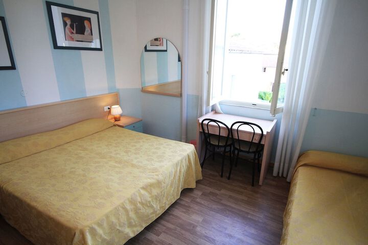 Room 5 of 22