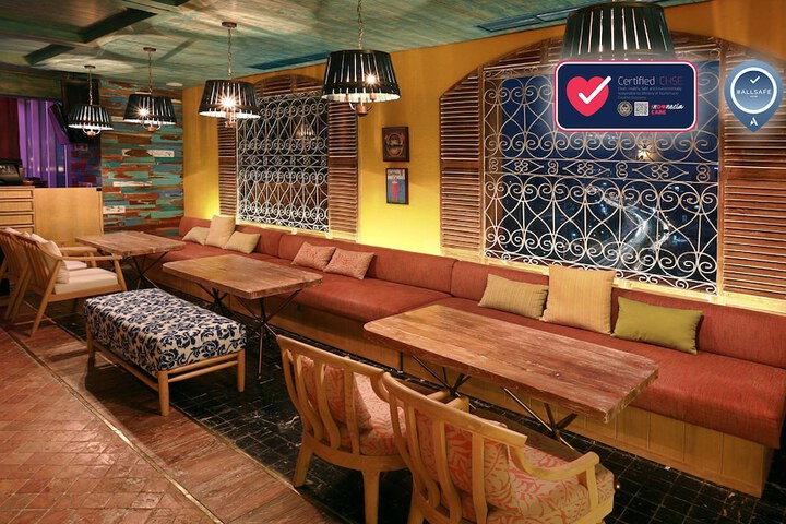 Lounge 122 of 161