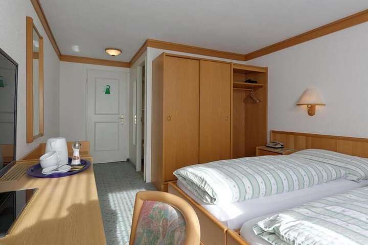 Room 8 of 45