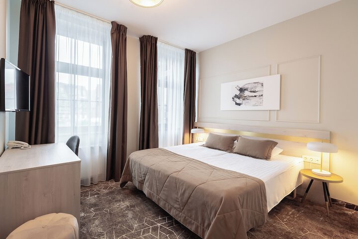 Room 10 of 45