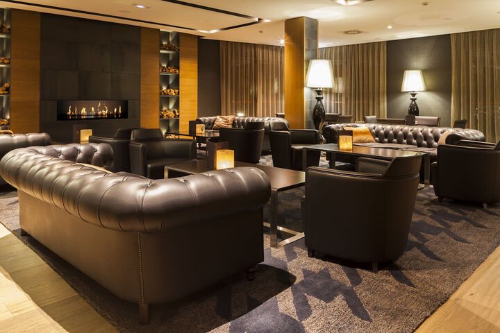 Lounge 110 of 120