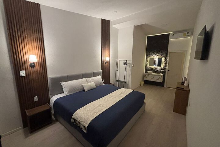 Room 7 of 25