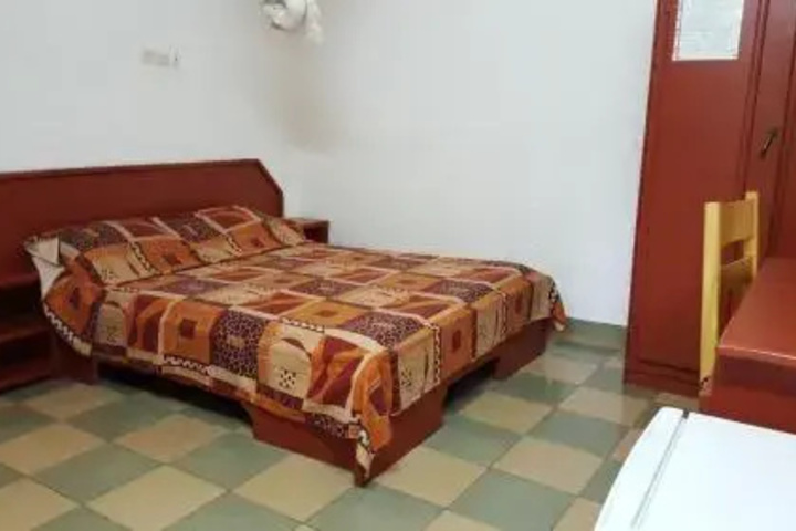 Room 2 of 11