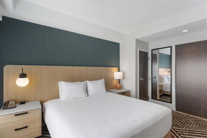 Room 48 of 103