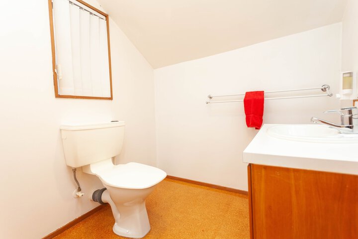 Room 108 of 163