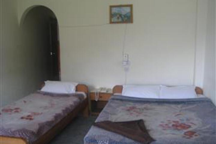 Room 2 of 5