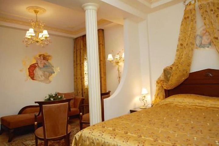 Room 5 of 23