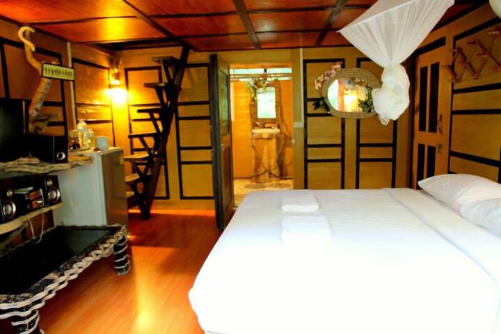 Room 30 of 108