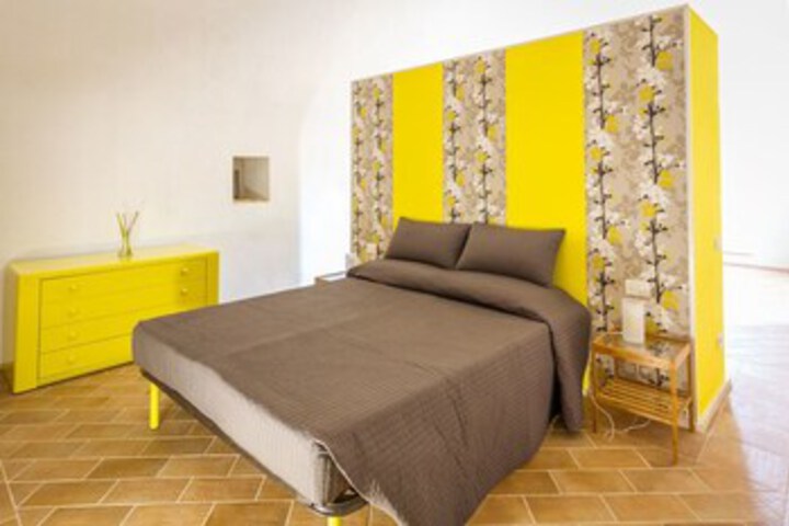 Room 32 of 43