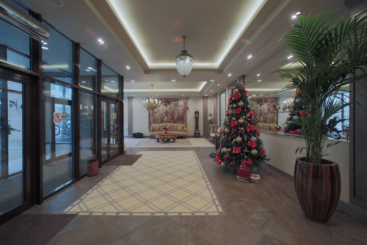 Hotel 2 of 103