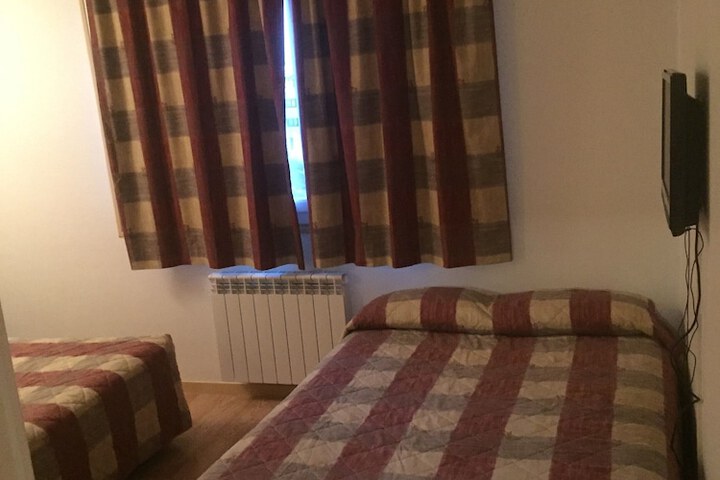 Room 9 of 25