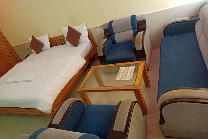 Room 10 of 25