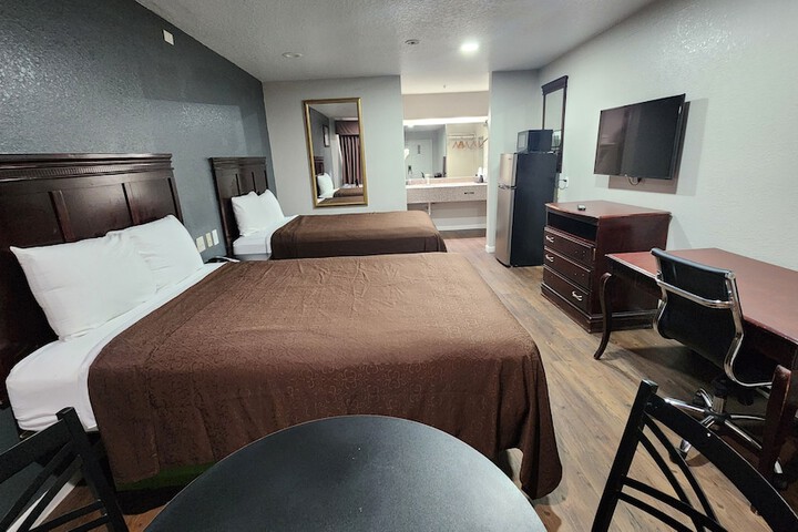 Room 15 of 24