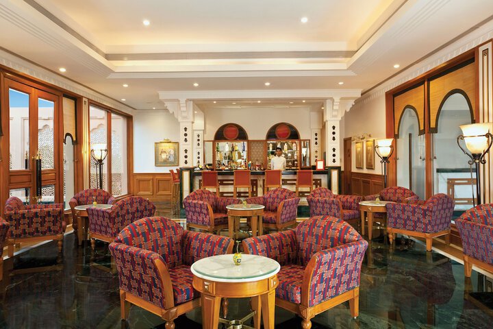 Lounge 37 of 45