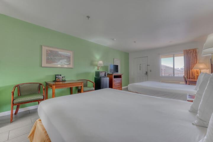 2 Queen Beds (4 of 14)