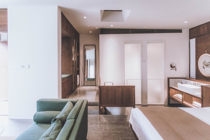 Hotel 67 of 77