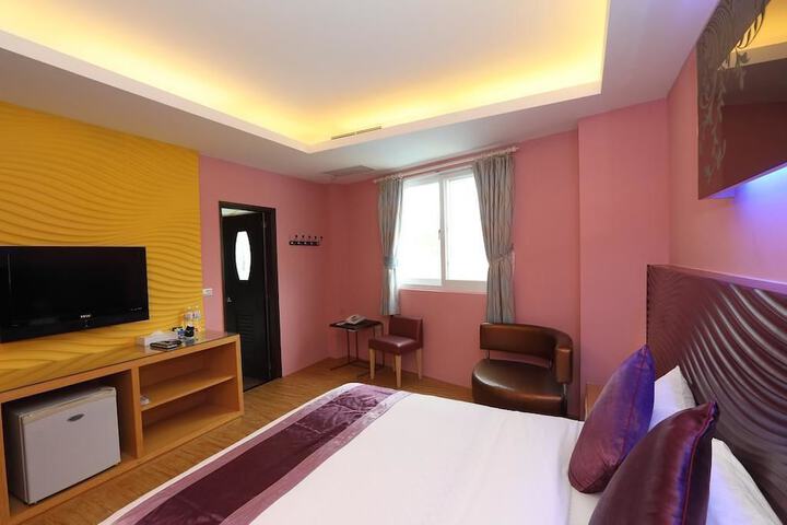 Room 6 of 67