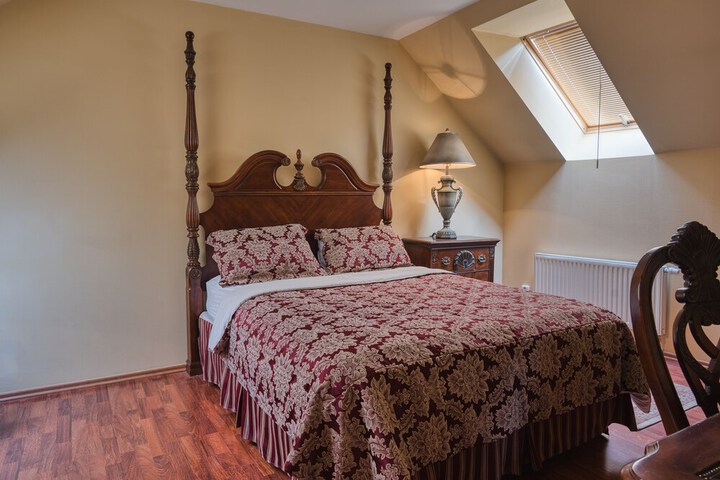 Room 7 of 38