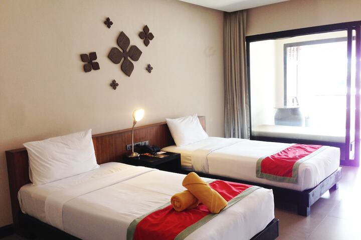 Room 10 of 128