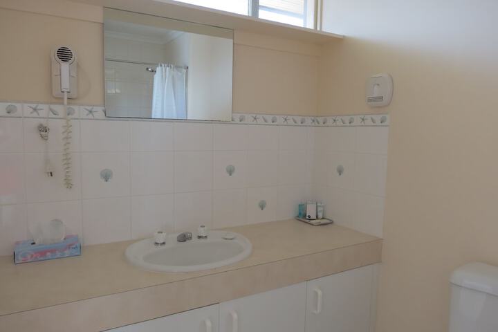 Room 16 of 27