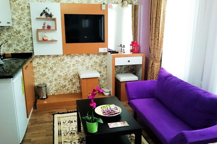 Room 5 of 49