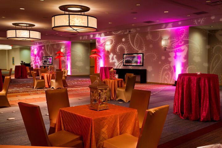 Ballroom/Hall 132 of 199