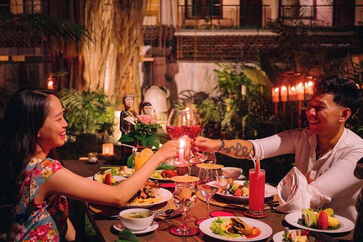 Dining 79 of 123