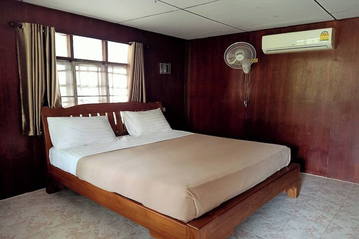 Room 3 of 59