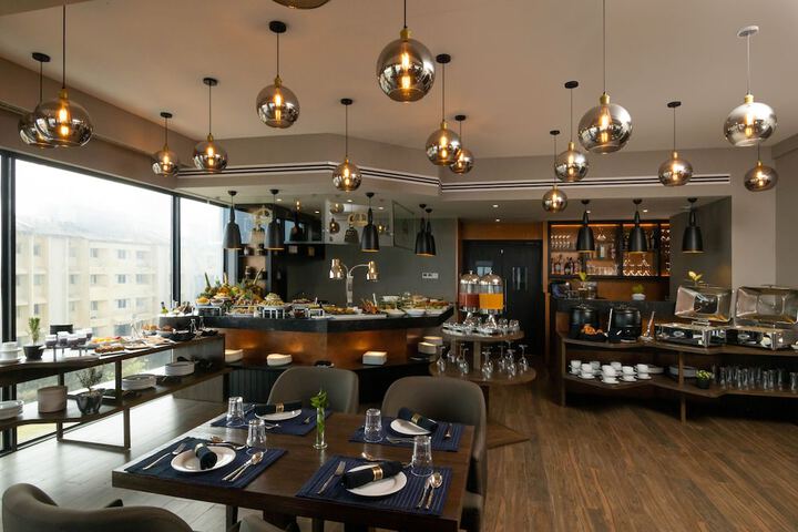 Dining 114 of 148