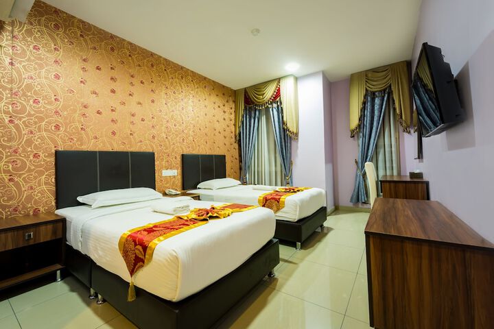 Room 14 of 37