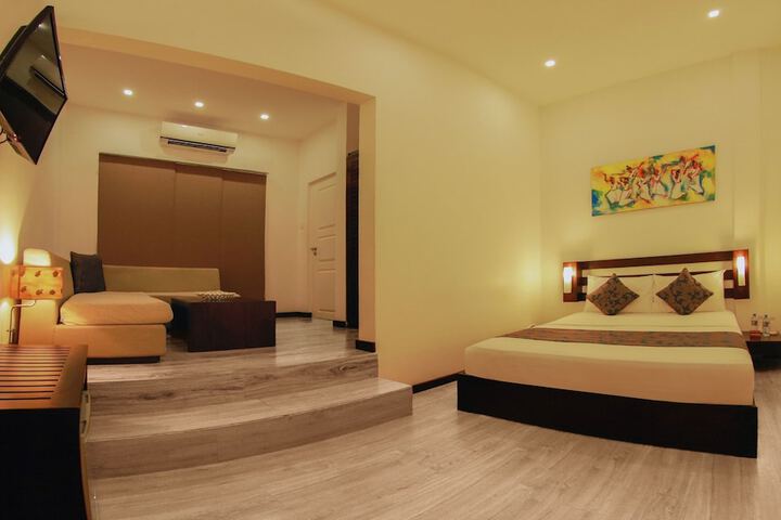 Room 7 of 36