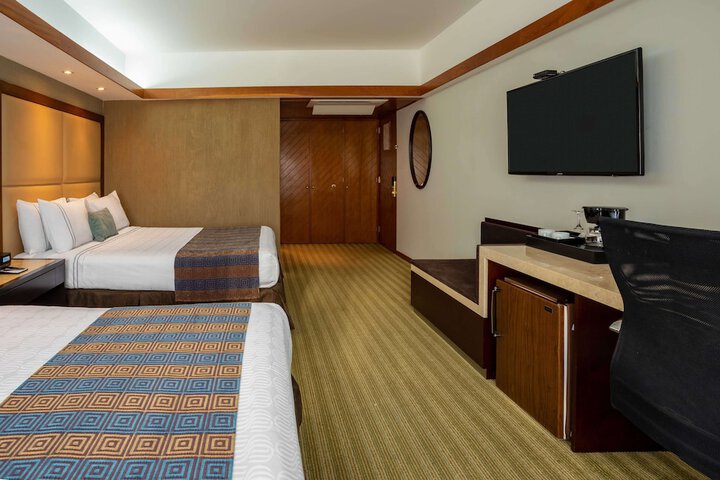 Room 27 of 125